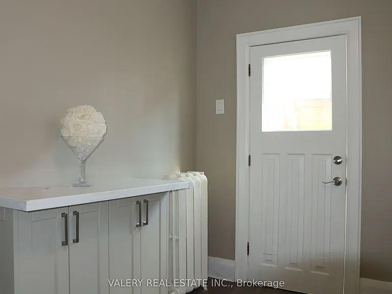 207 Oakwood Ave — Photo 15