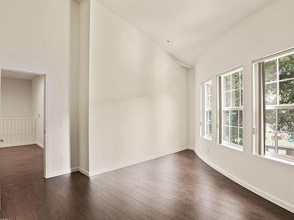 5th image of 3960 Pennsylvania Ave Unit 102