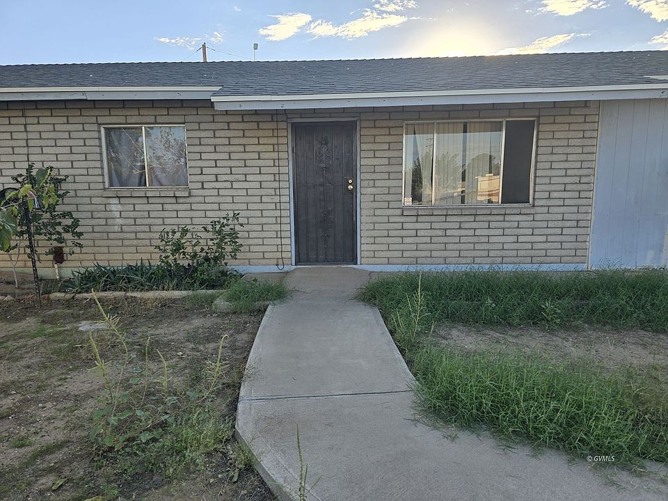 2nd image of 2104 S Yuma Cir