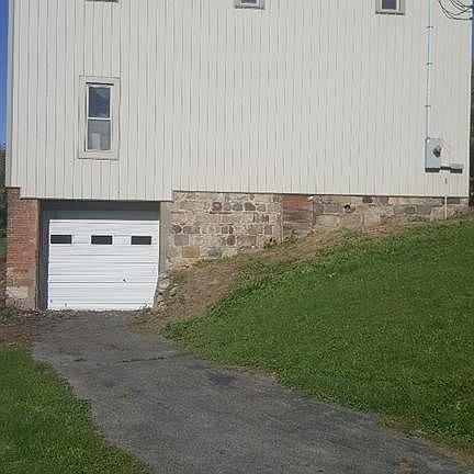 2nd image of 1635 N Main St