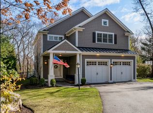 11 Crown Ridge Rd, Wellesley, MA 02482