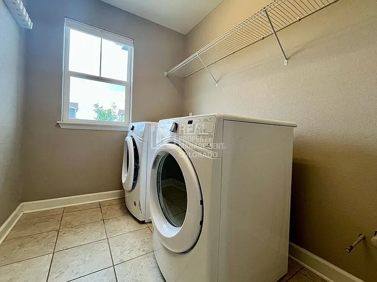 550 Gallegos Cir — Photo 11