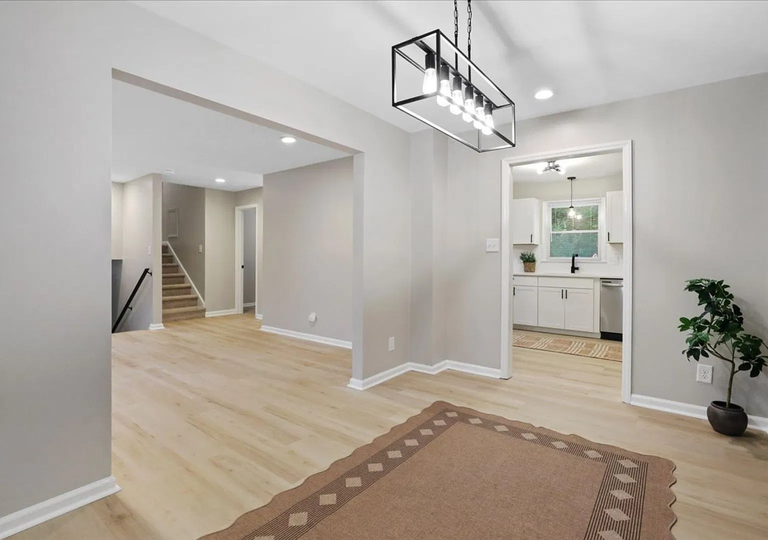Fantastic Split Level, 4 Bedrooms, Updated Flooring, Kitchen and Bathrooms, Cul-de-Sac Lot, Pet F... — Photo 4