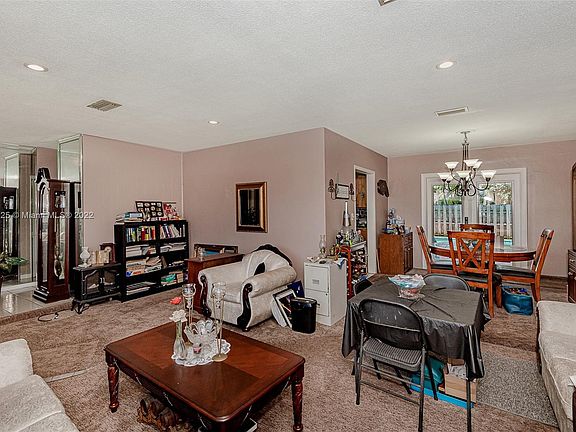 4th image of 7460 NW 9th St