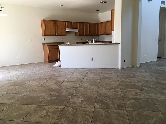 4th image of 9141 E Auburn St