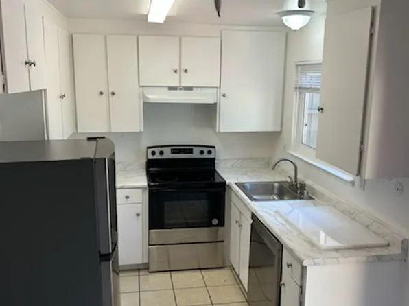 105 Freeway Dr, Napa, CA 94558