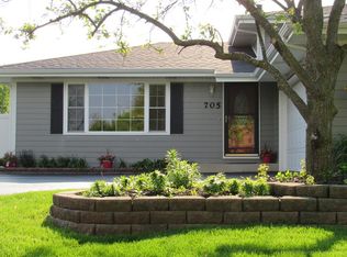 705 Schoolgate Rd, New Lenox, IL 60451