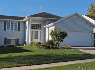 4616 5th St NW, Rochester, MN 55901