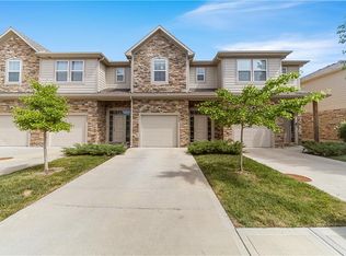 9950 W 87th Ter, Overland Park, KS 66212