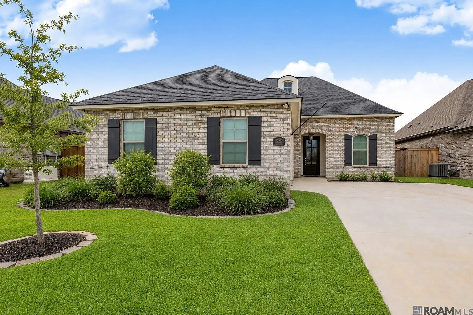 4 bed, 2256 sqft, $3,000 — Photo 1