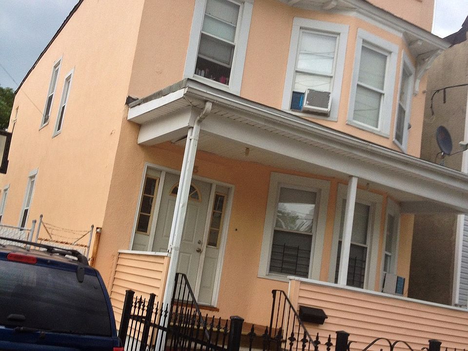 1st image of 35 Ely St
