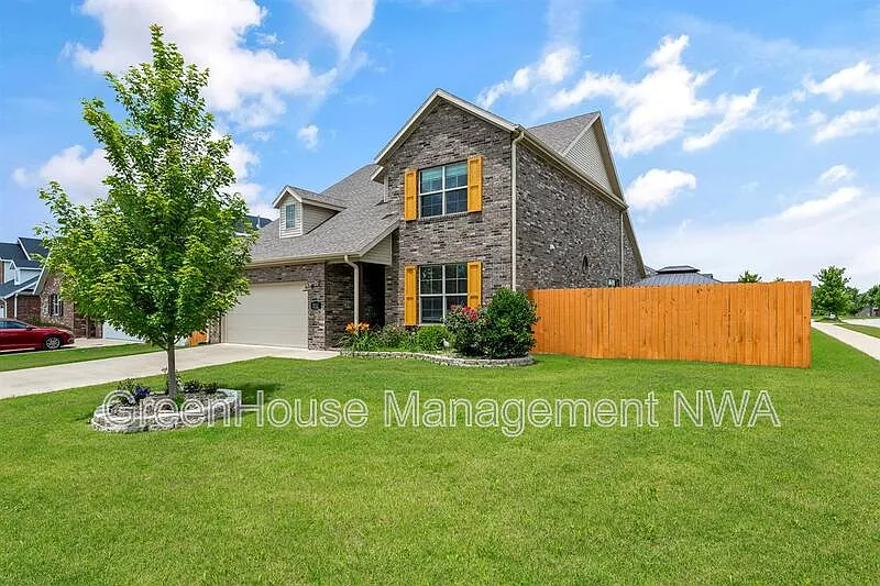 Building Photo - 3702 SE Mistletoe Ave
