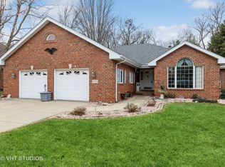 18706 Forest View Ln, Lansing, IL 60438
