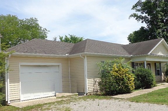 2nd image of 206 Saddlewood Dr
