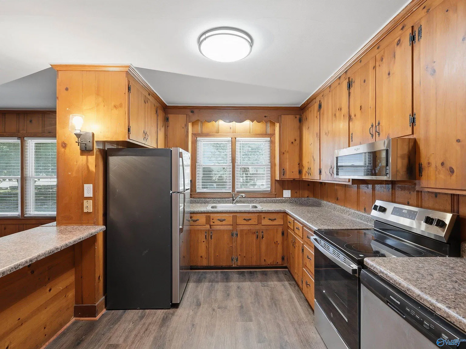 2 bed, 1.0 bath, 1200 sqft, $1,425 — Photo 4