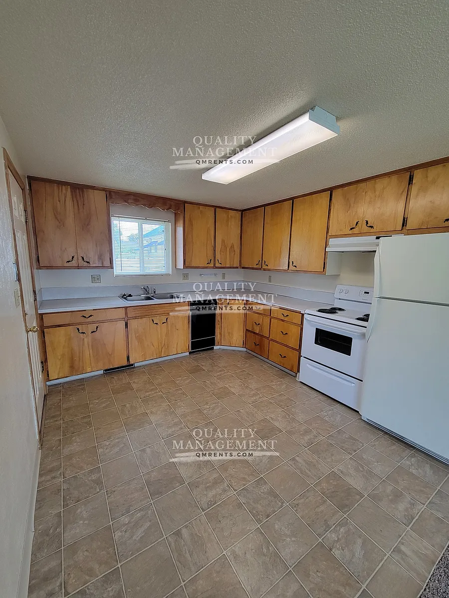 Building Photo - 206 Meffan Ave
