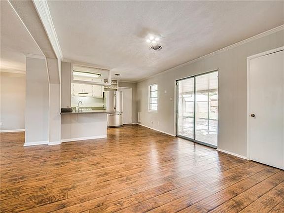5th image of 2504 Newton Cir E