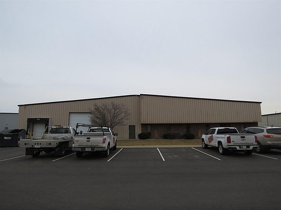 3rd image of 4530 Chester Dr