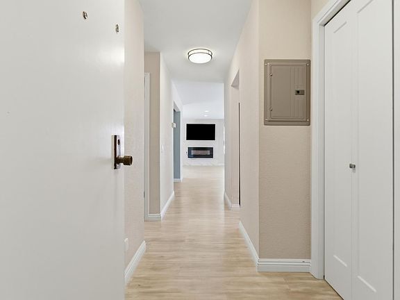 2nd image of 8 Lakeview Court