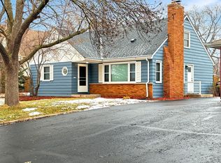 303 Monroe Ave S, Hopkins, MN 55343