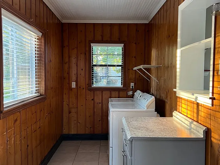 122 Forest Ave — Photo 18