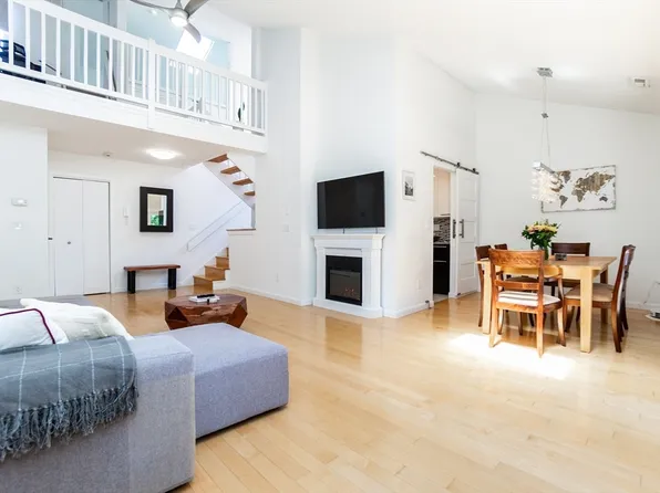 227 Perkins St Unit F203, Jamaica Plain, MA 02130