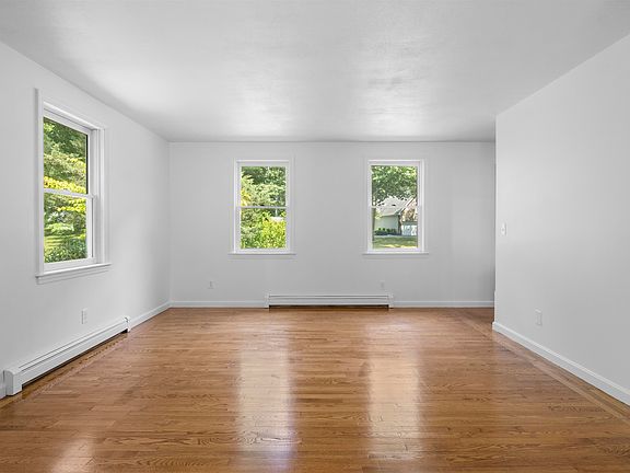 3rd image of 5 Huntington Place