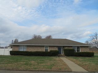 8400 Kifer Dr, Newburgh, IN 47630