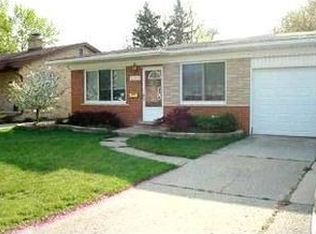 31045 Fairfield Dr, Warren, MI 48088