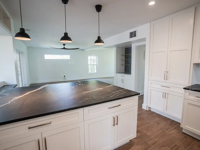 4819 W San Miguel St — Photo 82
