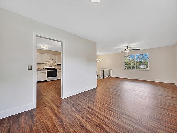 5th image of 2212 Mark Ln