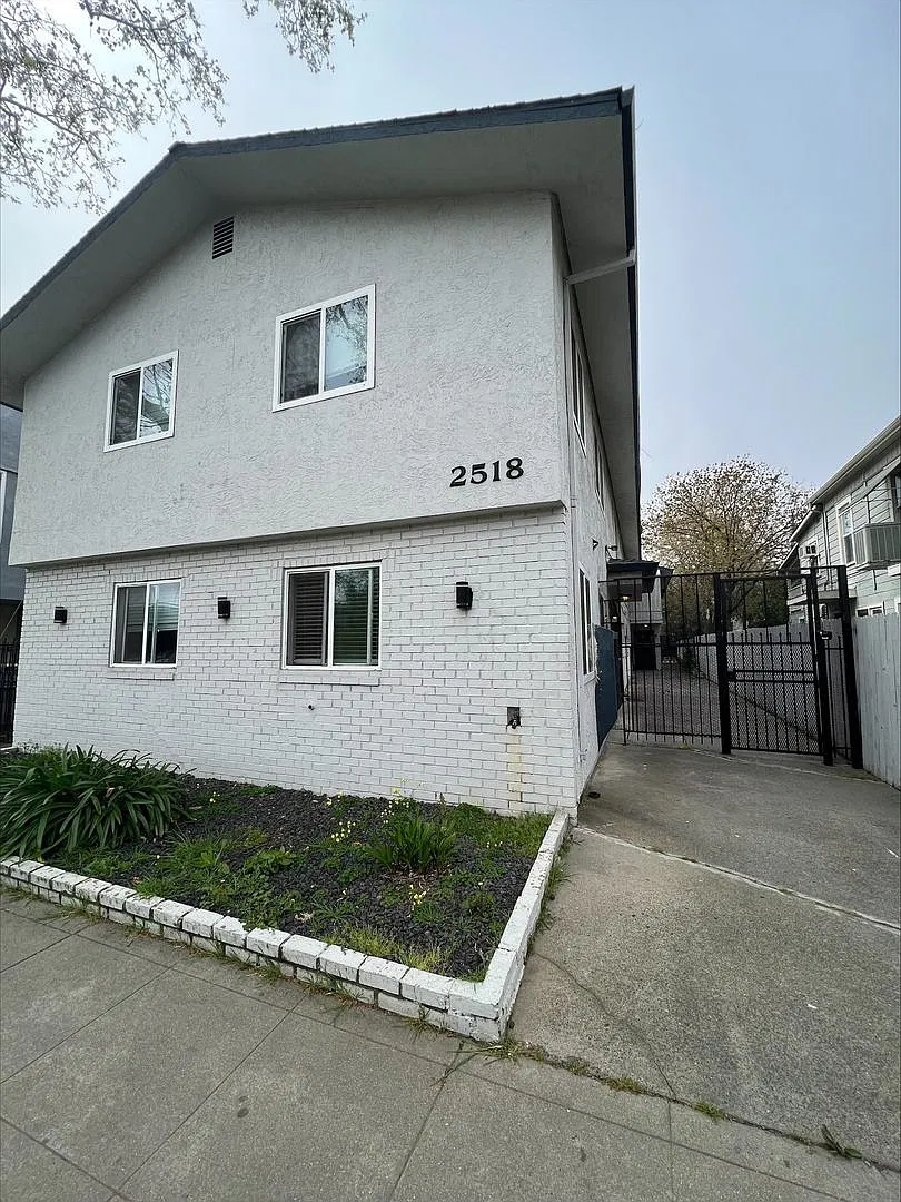 2518 X Street — Photo 1