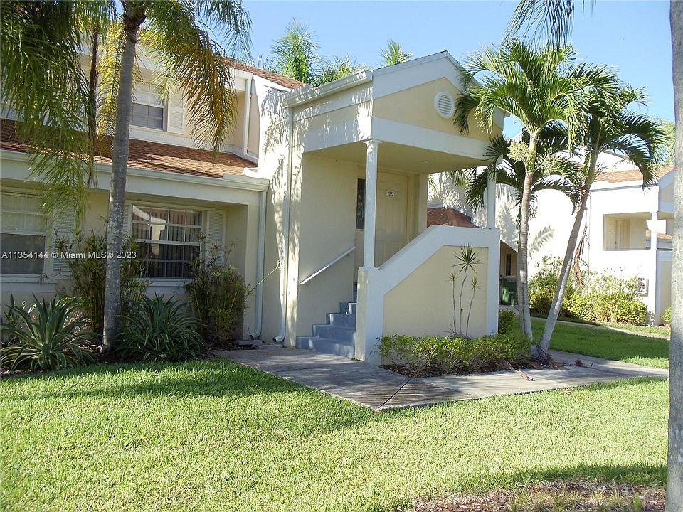 1st image of 2222 SE 27th Dr #206-B