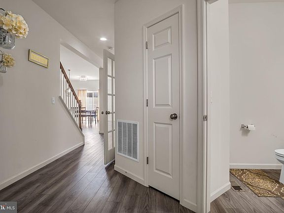 4th image of 1842 Shady Ln