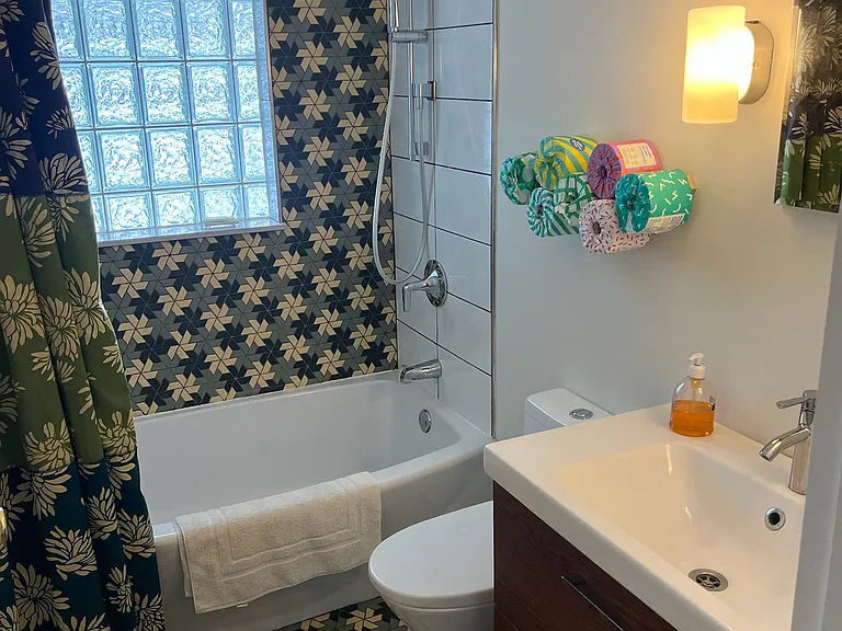 ceramic tile bathroom