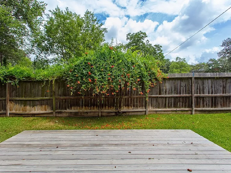 511 Homestead St — Photo 13