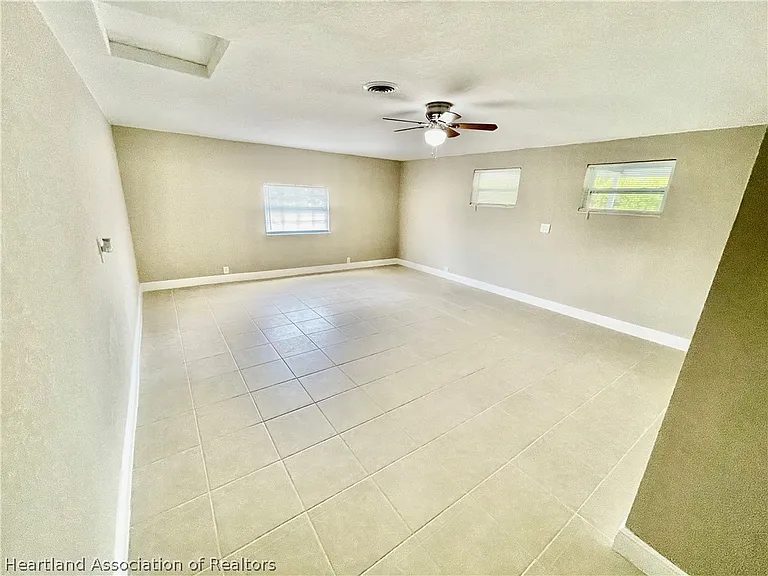 1409 Palm Way — Photo 20