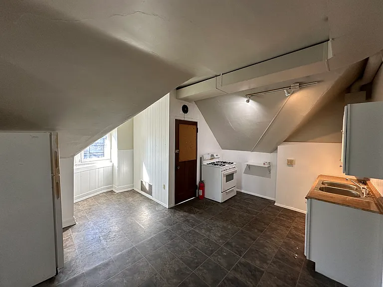 2659 Bellevue Ave #3 — Photo 8