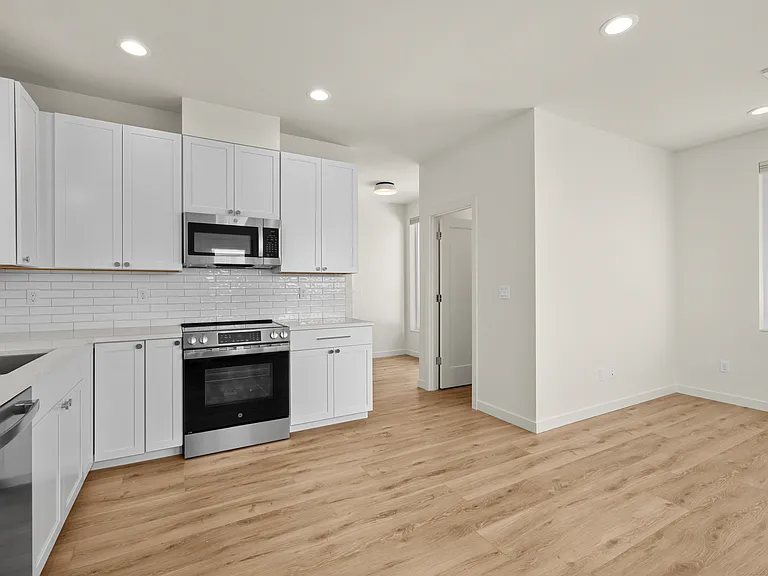 12227 Dayton Ave N #B — Photo 6