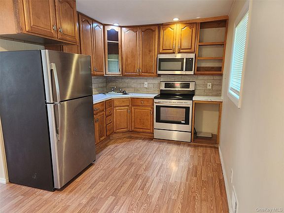 4th image of 47 Pace Avenue