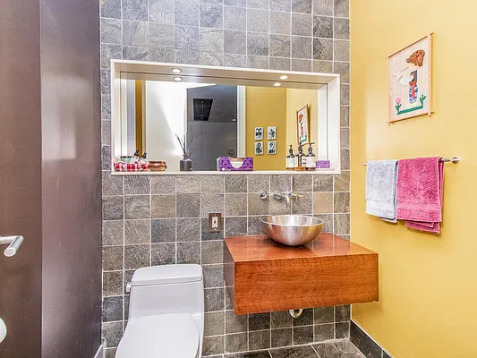 Rented by Re/Max In The City | media 14