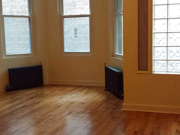 3rd image of 255 W 55th St APT 4C