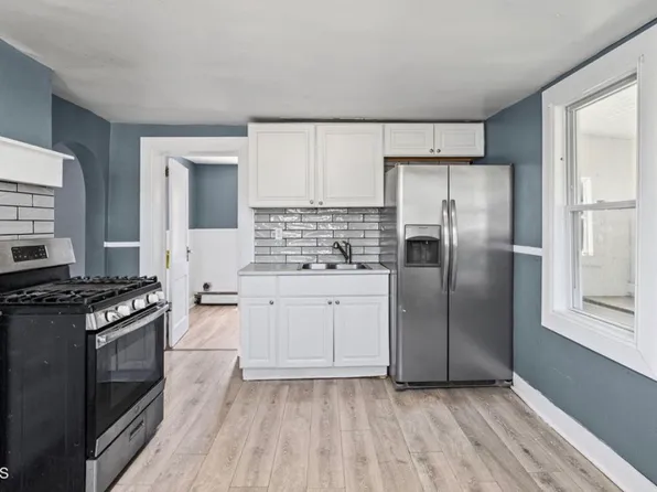 62 Center St, Amsterdam, NY