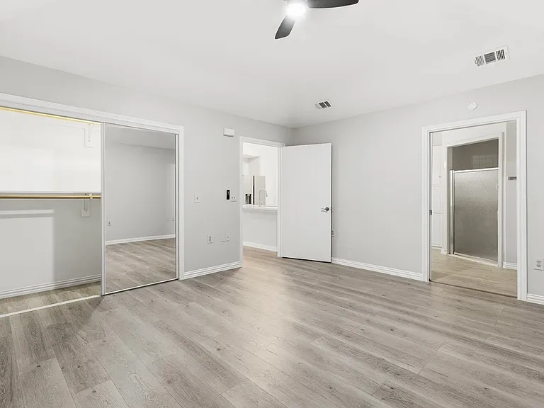 3251 Bellville Dr — Photo 13