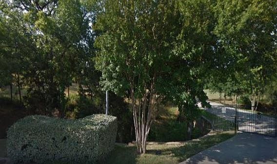Entrance to 2819 Katherine Court