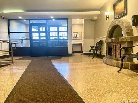 3rd image of 595 McLean Ave APT 6E