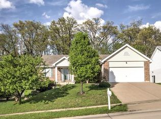11218 Lakewood Crossing Dr, Bridgeton, MO 63044
