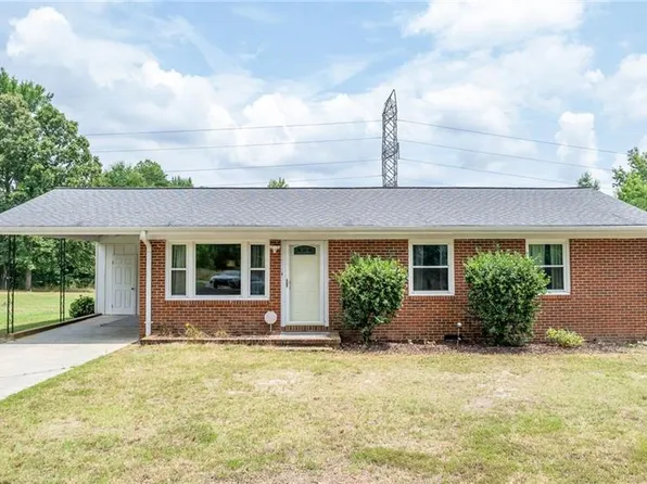 260 Willowlake Rd, Greensboro, NC 27405