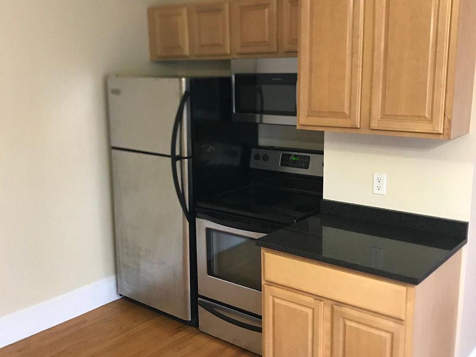 554 Stevens Ave APT 3, Portland, ME 04103 | Zillow