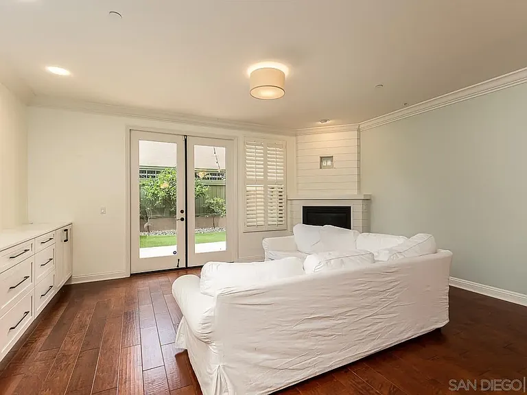 1368 Oliver Ave — Photo 14